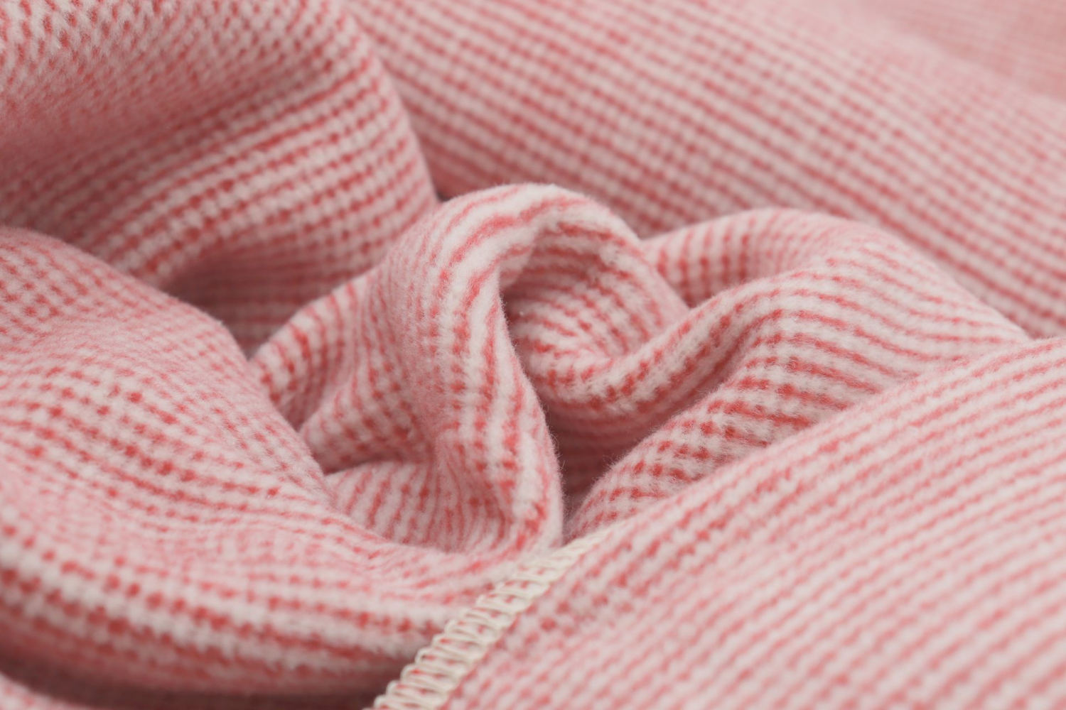 Kuscheldecke Pearl rot 150x200 cm aus 100% Baumwolle, recycelte Baumwolle